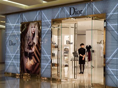 is christian dior under lvmh.